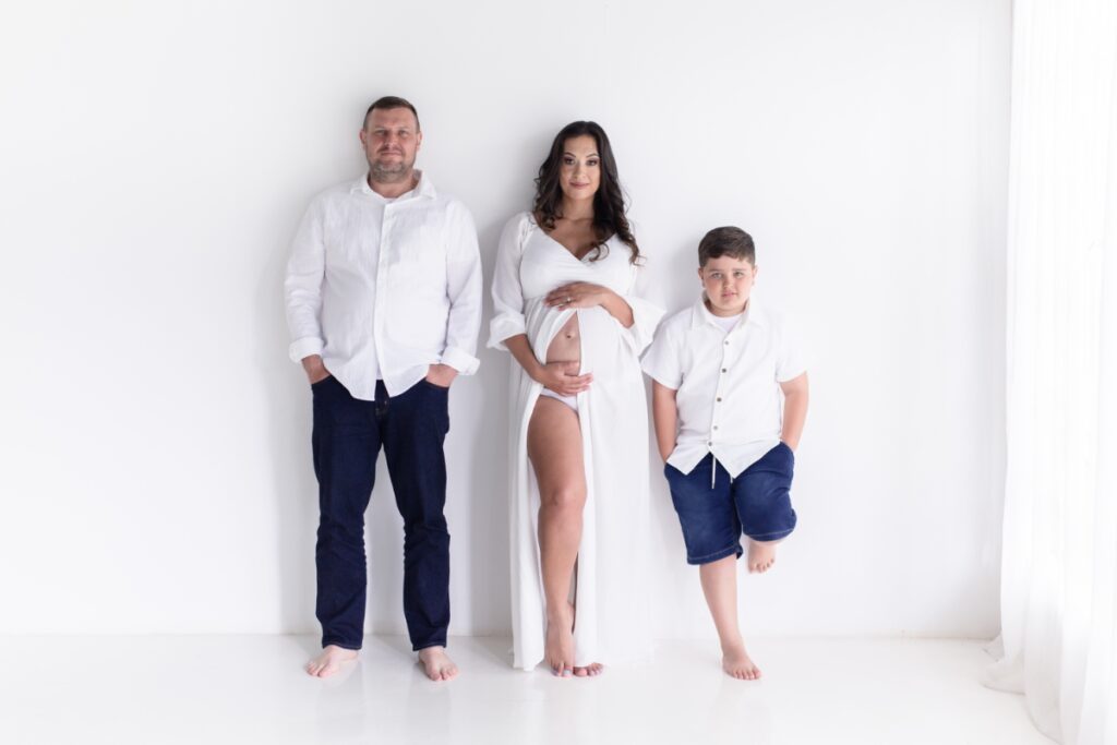 neutral maternity photos